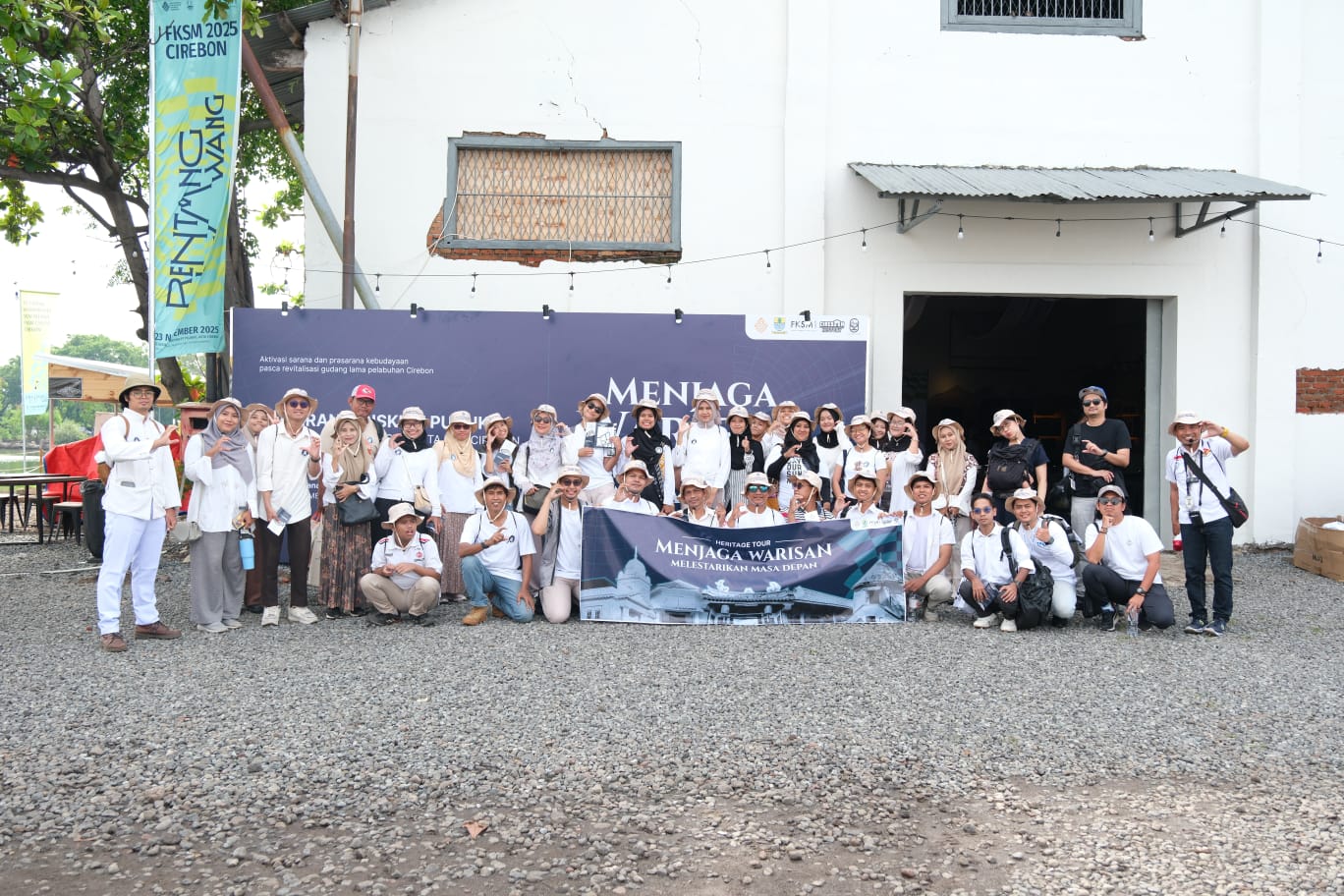 Kementerian Kebudayaan Sukses Ubah Gudang Pelabuhan Cirebon Jadi Ruang Seni untuk FKSM 2025 1 CIREBON